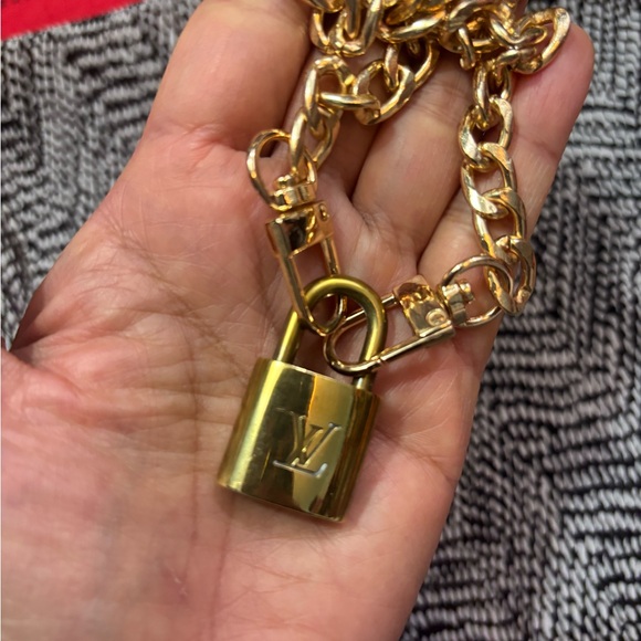 Louis Vuitton Pad lock chocker necklace#318 - Picture 12 of 15